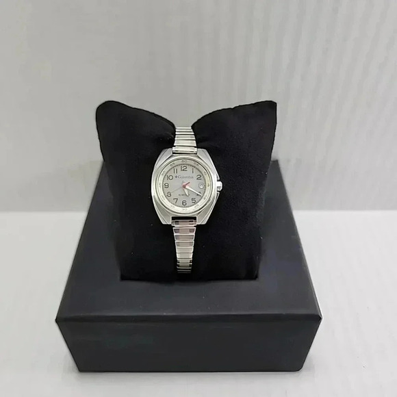 Womens Columbia Sports Watch 26mm Silver Tone Stretch Band Date 50M New Battery - Picture 4 of 14